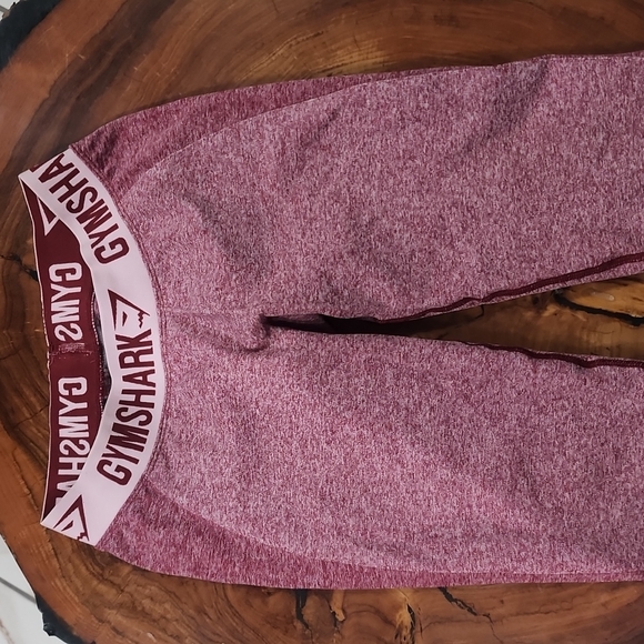 Short  gymshark use  good condition size small - Picture 2 of 4